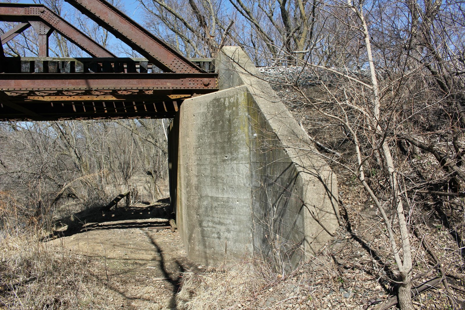 North abutment